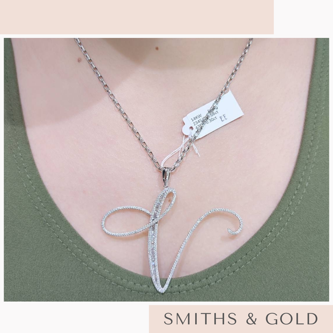 V Diamond Pendant Big
