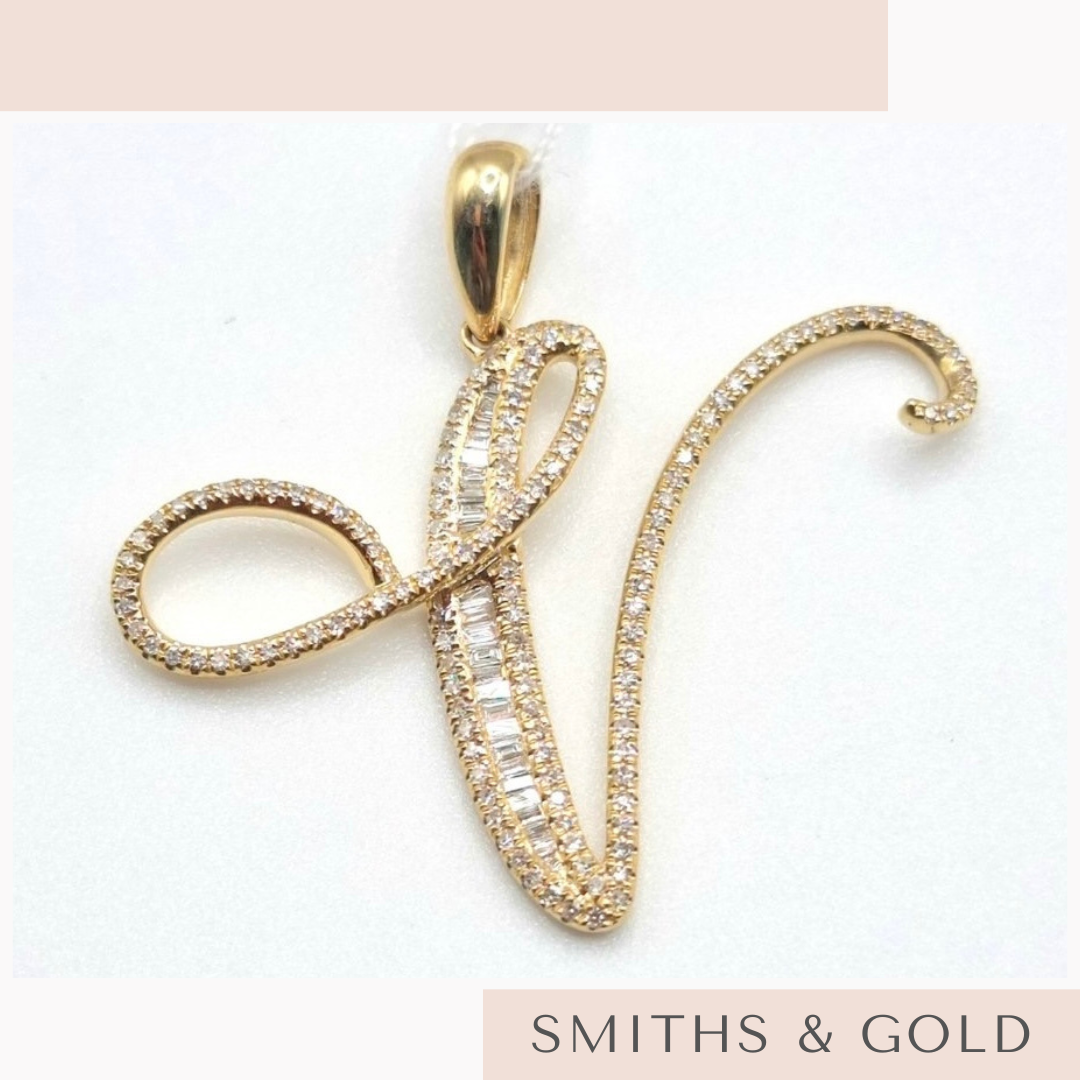 V Diamond Pendant Small