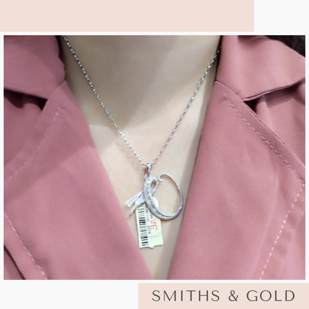 Q Diamond Pendant Small