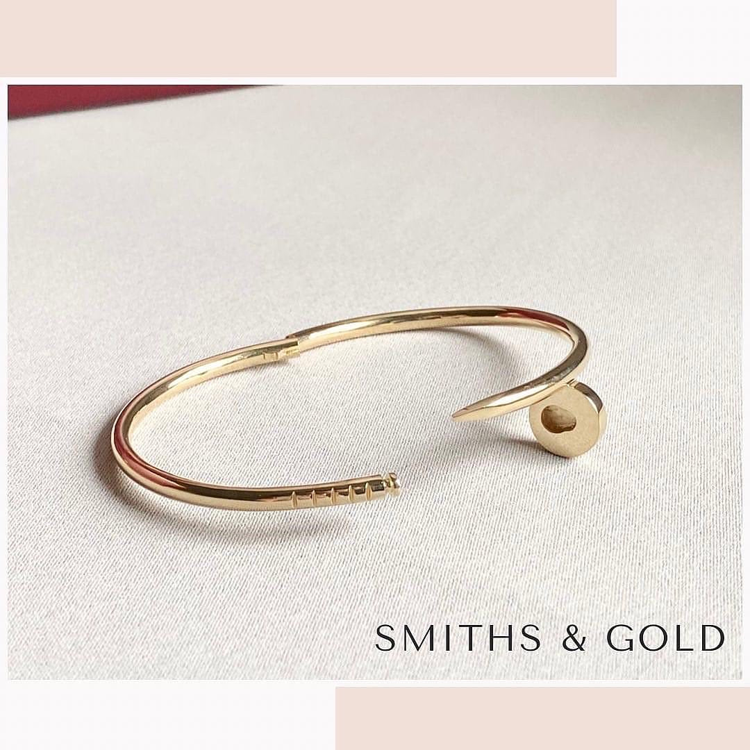 Headlock Nail Bangle