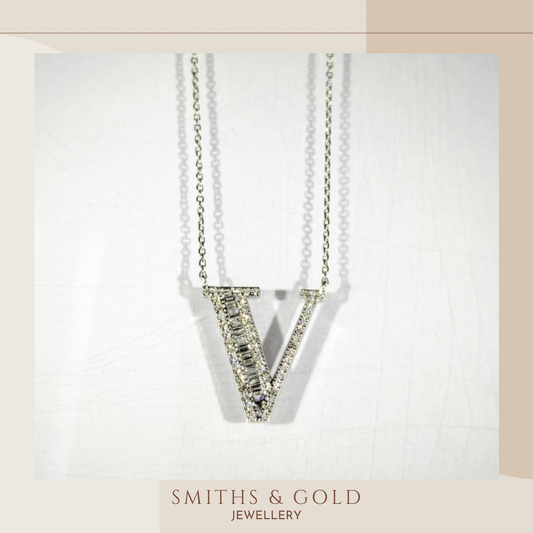 V Initial Pendant