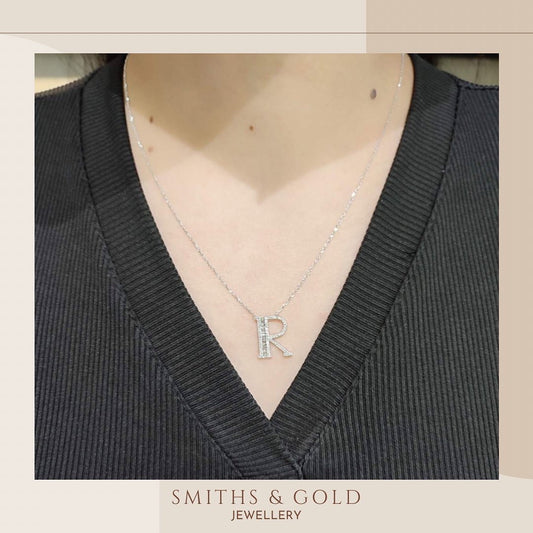 R Initial Pendant